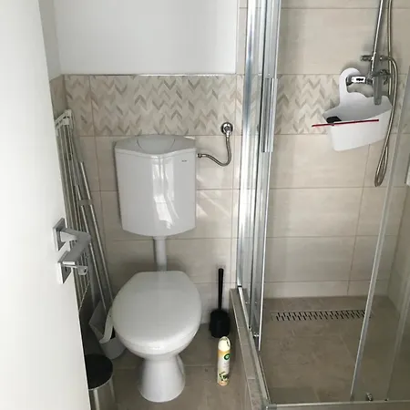 Eva Ilka B, Fully Refurbished And Equipped Beautiful And Comfortable דירה *