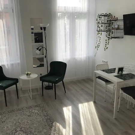 Eva Ilka B, Fully Refurbished And Equipped Beautiful And Comfortable *